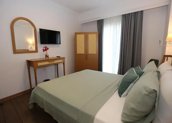 Otel Ataçesme 4*